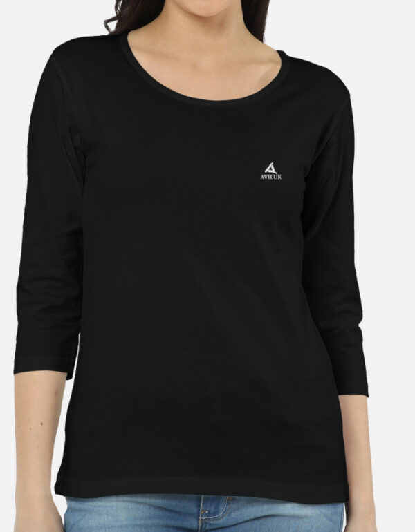 Aviluk's TwirlTee Tee